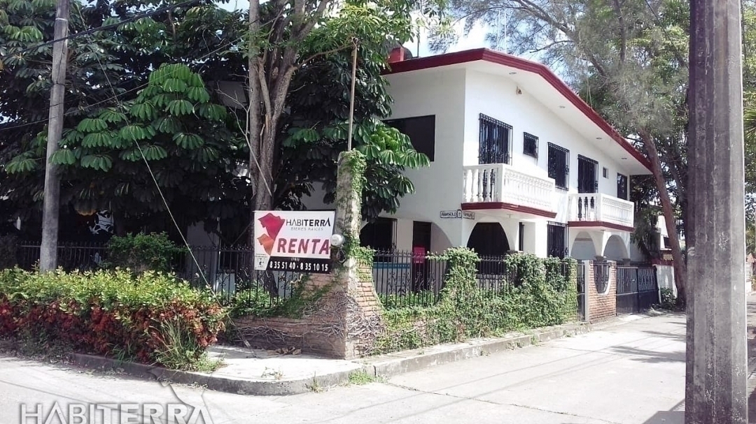 CASA EN RENTA EN LA CALLE ABASOLO, A 10 MIN DE LA PLAYA,TUXPAN