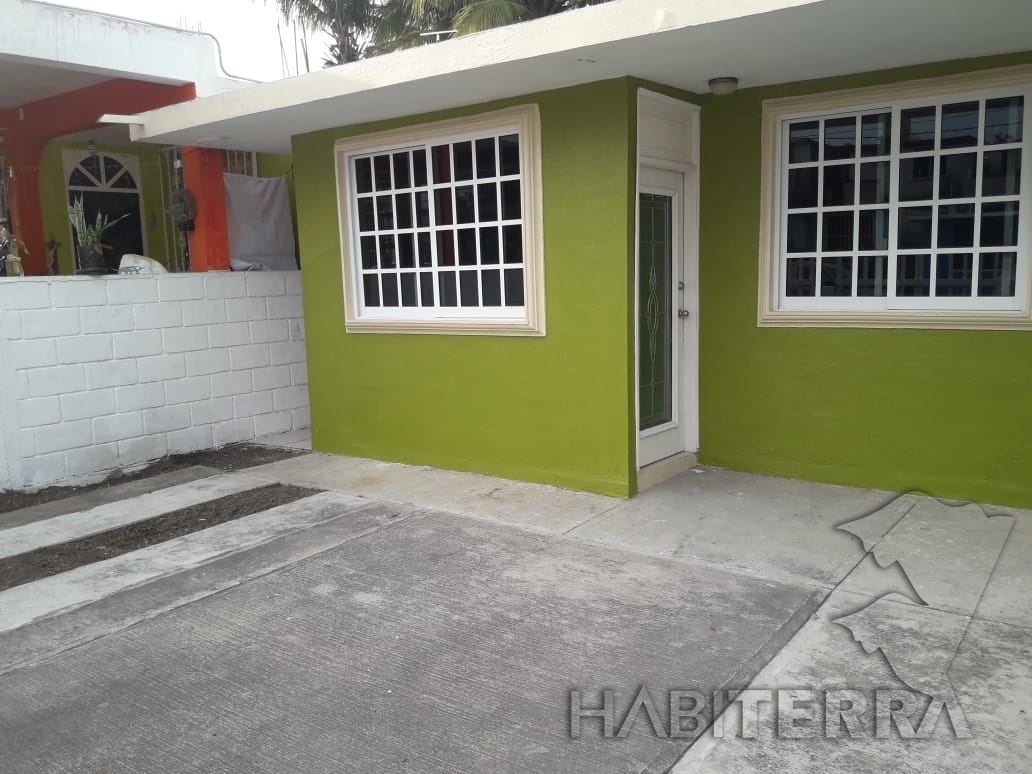 CASA EN RENTA EN LA COL LOMAS DE FOVISSSTE, TUXPAN, VER - CR-2068