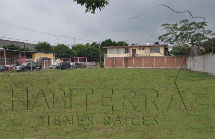 Doomos. Terreno Comercial en renta cerca del río Tuxpan, Veracruz